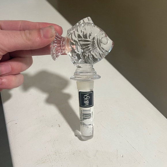 Mikasa Crystal Wine Bottle Stopper Natures Catch Clear Glass Fish Shaped NWT - Picture 1 of 6